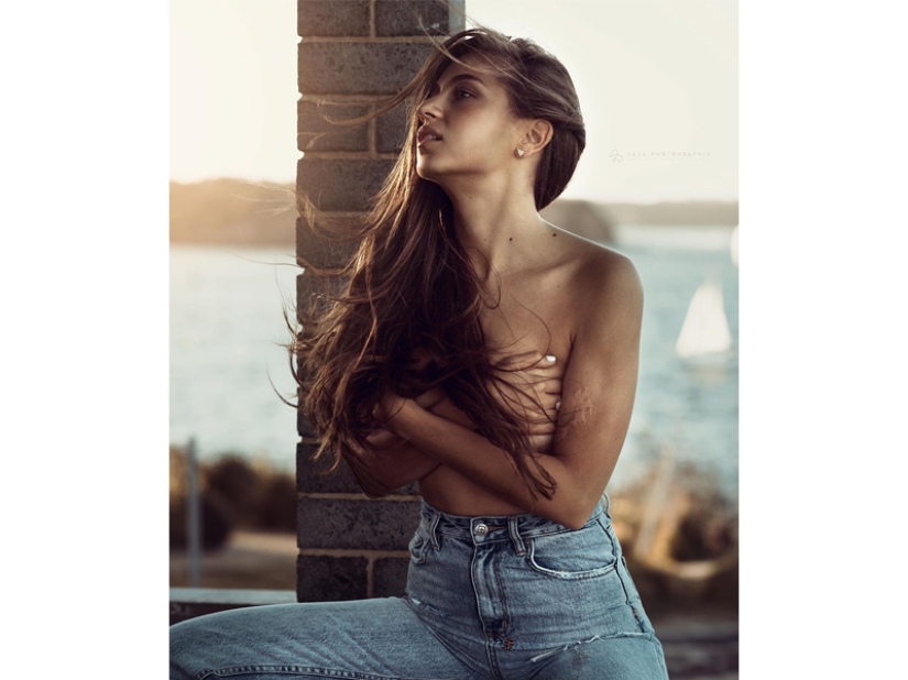 Sensual pictures of beautiful girls by Julien Fischer