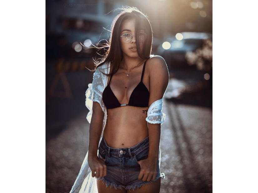 Sensual pictures of beautiful girls by Julien Fischer