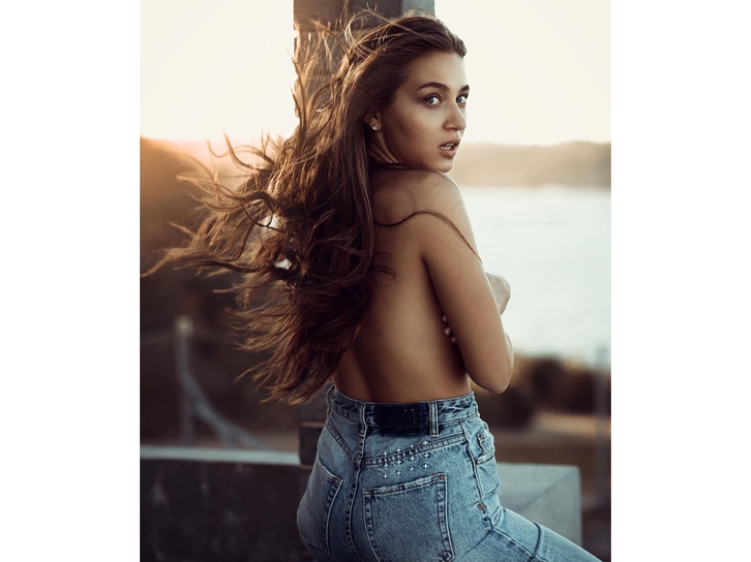 Sensual pictures of beautiful girls by Julien Fischer