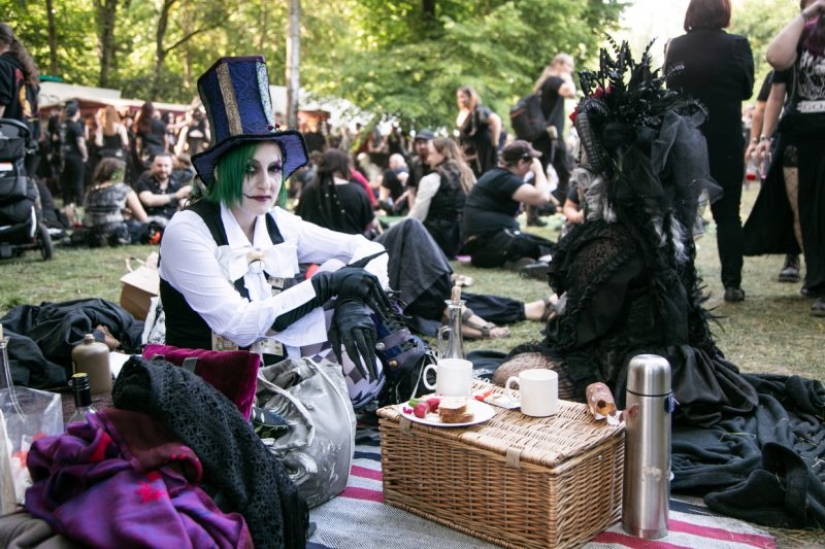 Sexo con sangre: El festival está listo y los vampiros saludan a Gotik Treffen desde adentro Sexo con sangre: El festival está listo y los vampiros saludan a Gotik Treffen desde adentro