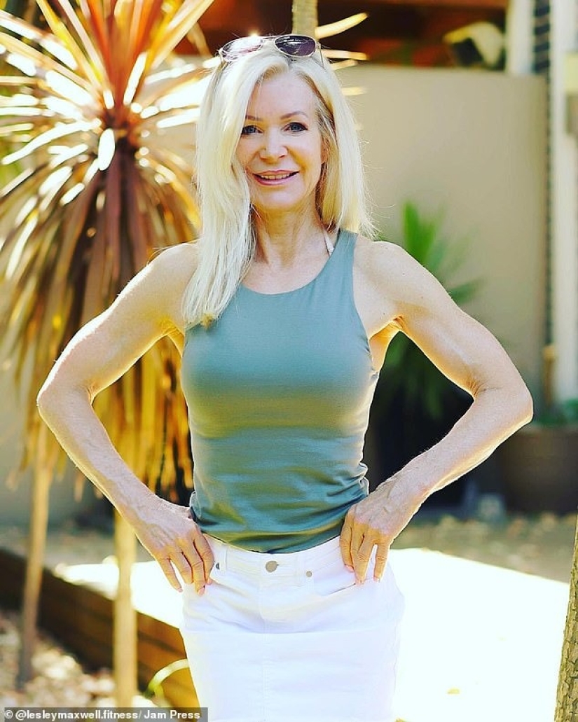 Sexy granny gives heat: 63-year-old Australian woman works out in the gym and meets guys