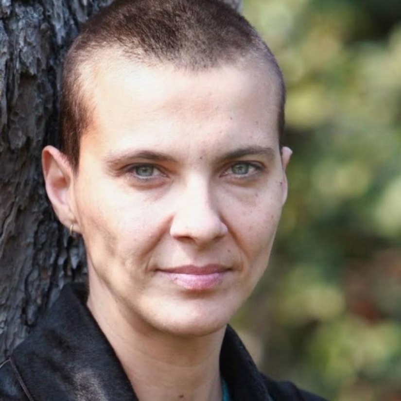 Shaved head and friendship with homeless people: how Adriano Celentano's youngest daughter grew up Shaved head and friendship with homeless people: how Adriano Celentano's youngest daughter grew up