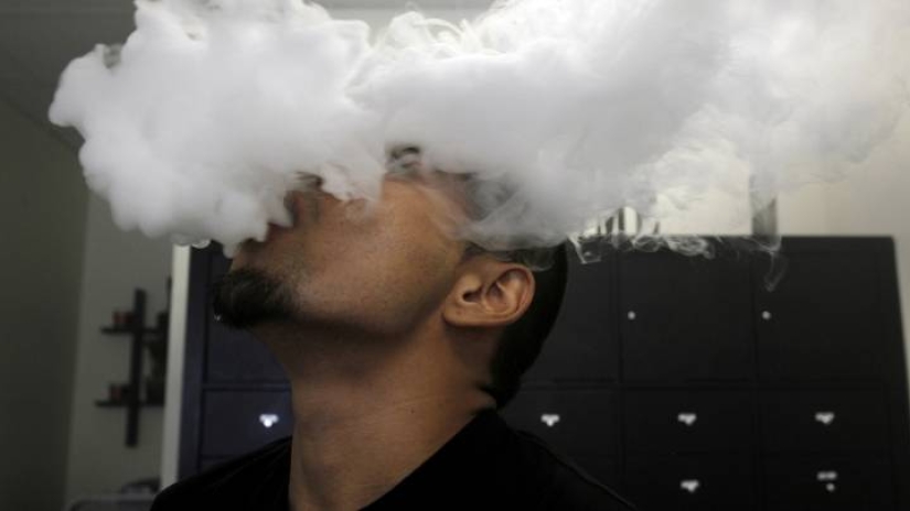 Shocking X-rays of light vapers