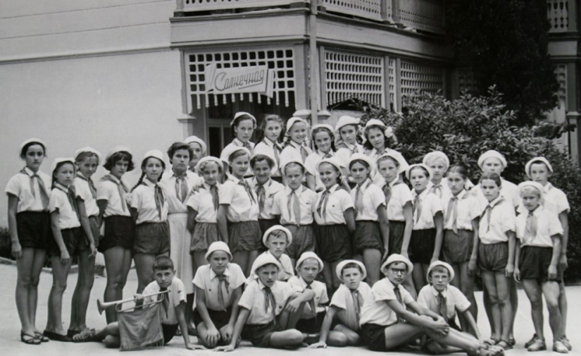 "Siempre adelante, nunca atrás": hoy es el 99 aniversario de la organización pioneer "Siempre adelante, nunca atrás": hoy es el 99 aniversario de la organización pioneer