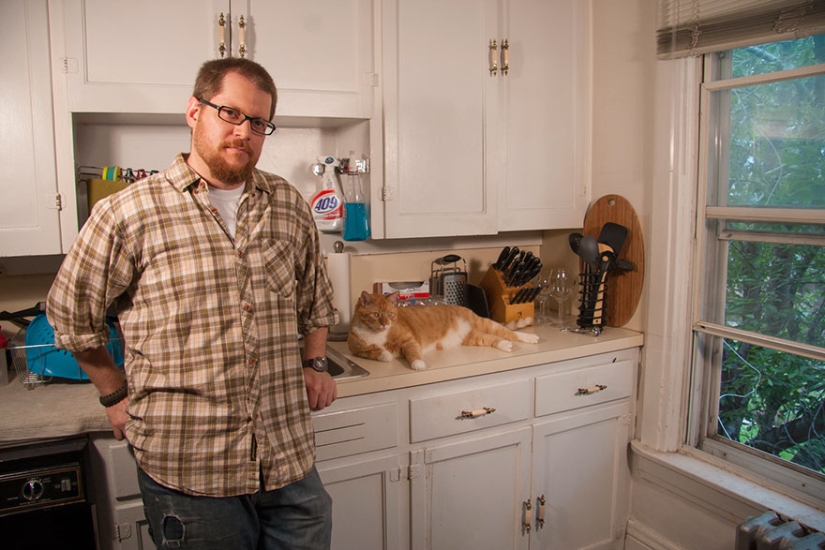 Single men and their cats Single men and their cats