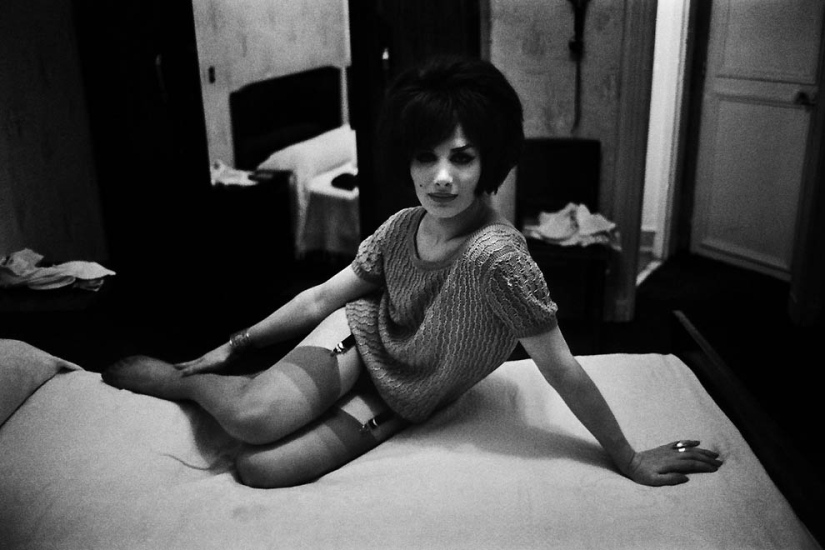 Sleepless nights in the red light district: how french transsexuals lived in the early 60s