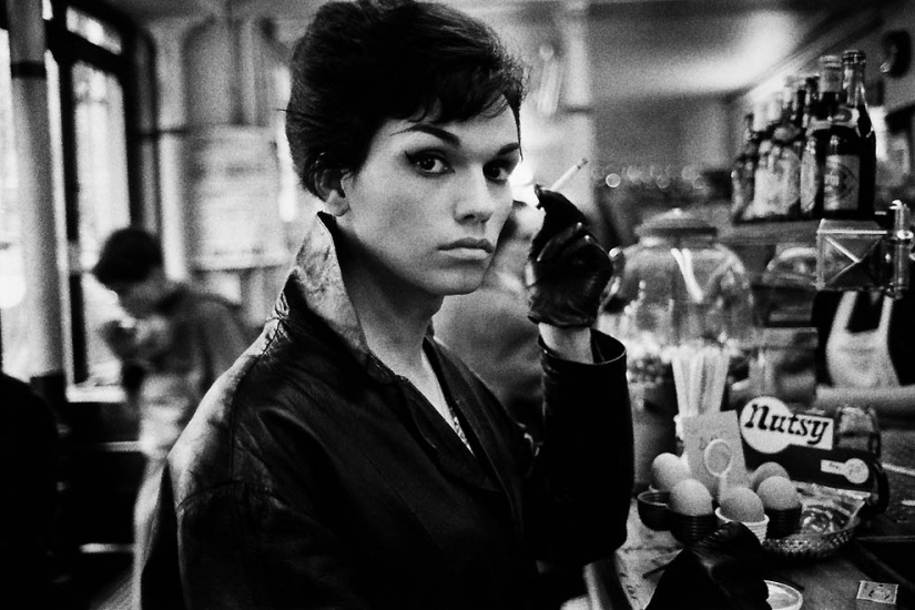Sleepless nights in the red light district: how french transsexuals lived in the early 60s