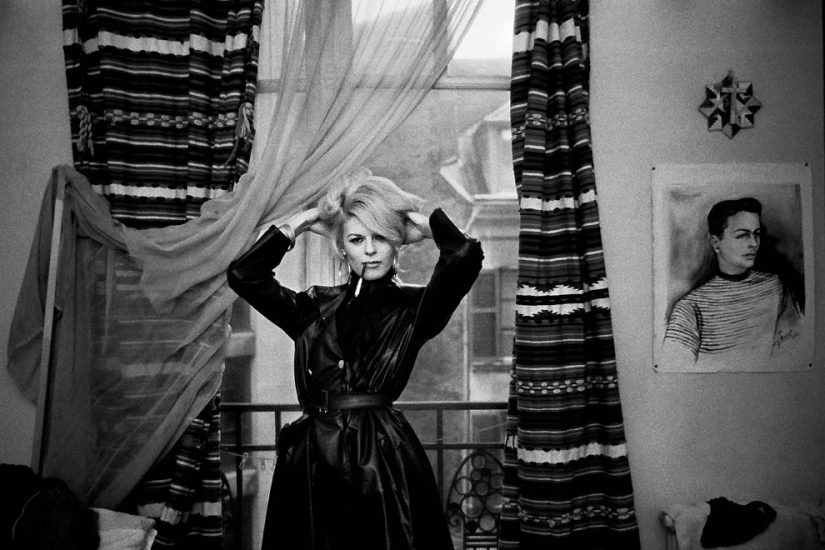 Sleepless nights in the red light district: how french transsexuals lived in the early 60s