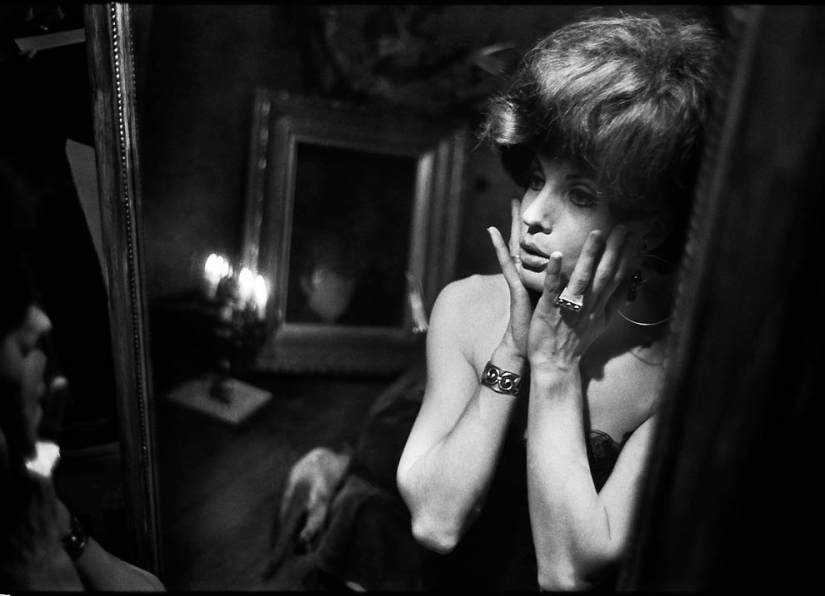 Sleepless nights in the red light district: how french transsexuals lived in the early 60s