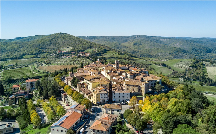 Sobrevolando los nidos de la Toscana: cómo quitar la propiedad privada de un helicóptero