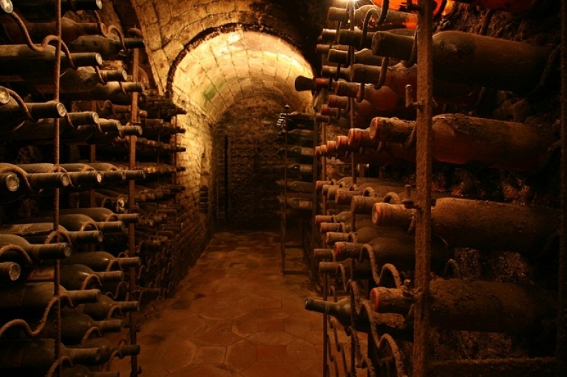 Sobrino de Botin: the oldest restaurant in Europe that Hemingway loved and where Goya worked part-time in his youth