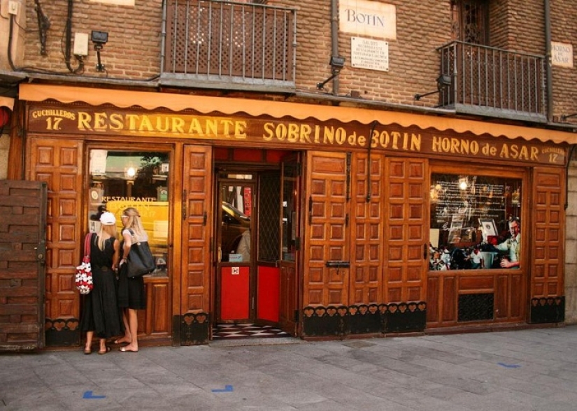 Sobrino de Botin: the oldest restaurant in Europe that Hemingway loved and where Goya worked part-time in his youth