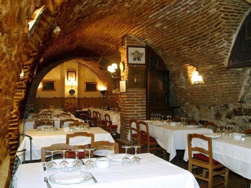 Sobrino de Botín: el restaurante más antiguo de Europa que amaba Hemingway y donde Goya trabajó a tiempo parcial en su juventud