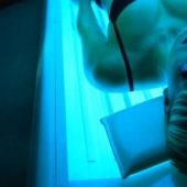 Solar coffin: these women have acquired a nice tan and skin cancer after Solarium