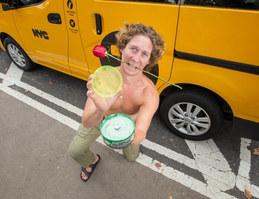 Sonrisa, Jefe! Un calendario inusual con fotos de taxistas de Nueva York ya está a la venta Sonrisa, Jefe! Un calendario inusual con fotos de taxistas de Nueva York ya está a la venta