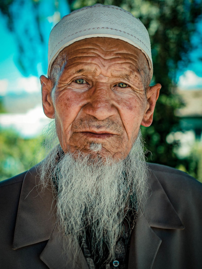 Sonrisa sincera y mirada penetrante de los residentes de Kirguistán en la lente de un fotógrafo libanés