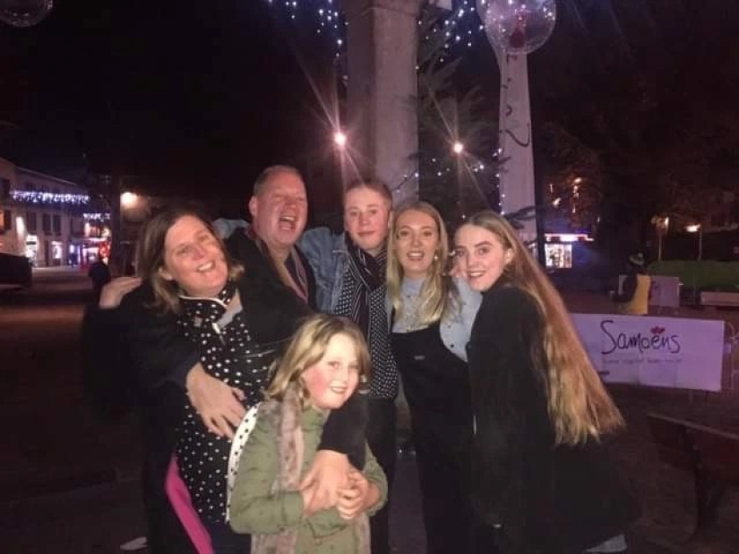 "Soy fea y ningún maquillaje ayuda": cómo la apariencia poco atractiva ha arruinado la vida de una mujer "Soy fea y ningún maquillaje ayuda": cómo la apariencia poco atractiva ha arruinado la vida de una mujer