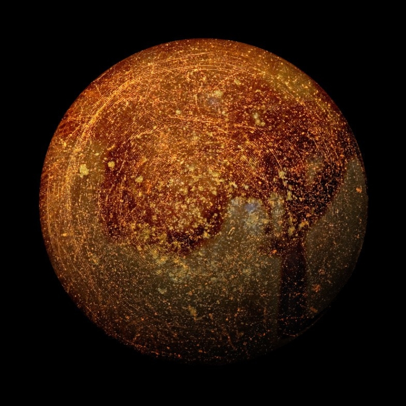 "Space pictures" of the bottoms of old pots and pans from photographer Christopher Jonassen "Space pictures" of the bottoms of old pots and pans from photographer Christopher Jonassen