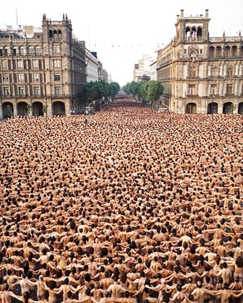 Spencer Tunick volverá a desnudar a todos en las calles de Melbourne, a pesar del clima