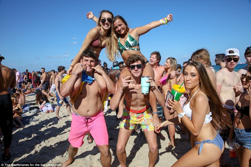 "Spring is coming, make way for spring!": student drunken parties in the USA "Spring is coming, make way for spring!": student drunken parties in the USA