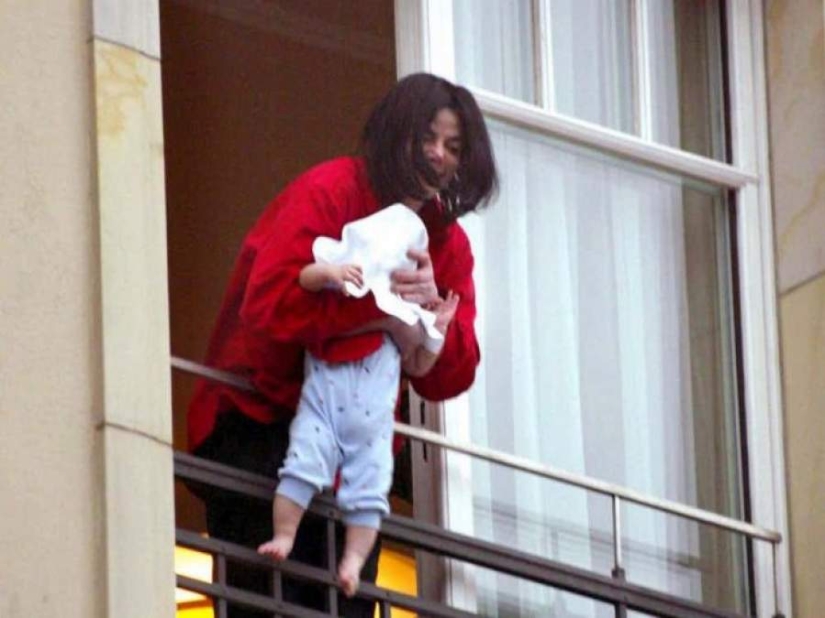 Stars in all their ugliness: the most scandalous paparazzi pictures