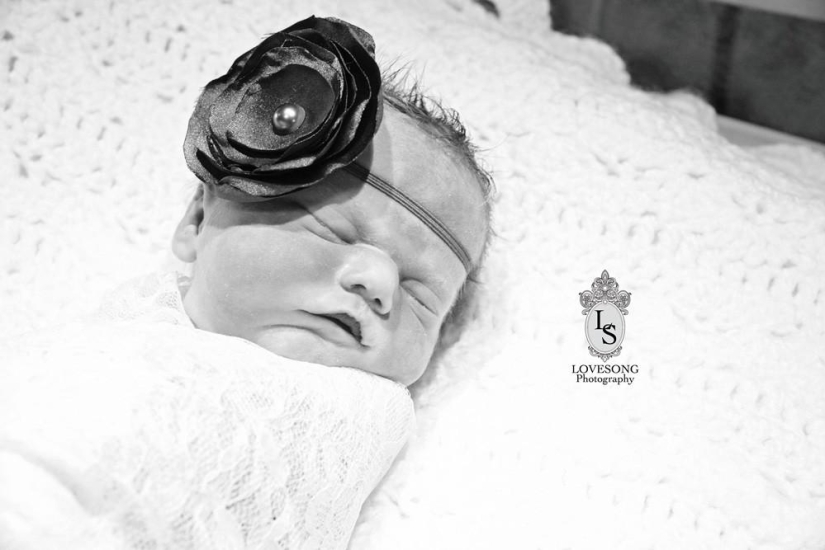 Stillborn daughter photo shoot
