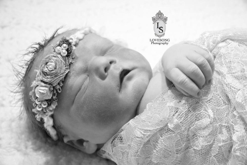 Stillborn daughter photo shoot
