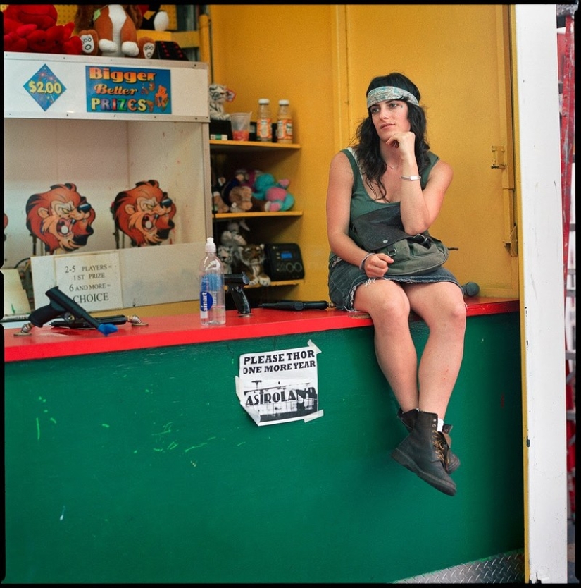 Street portraits of Americans by Mike Peters