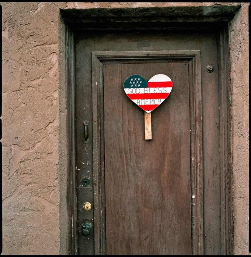 Street portraits of Americans by Mike Peters