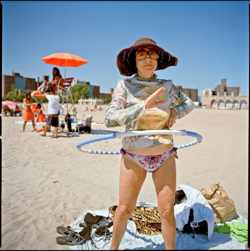 Street portraits of Americans by Mike Peters