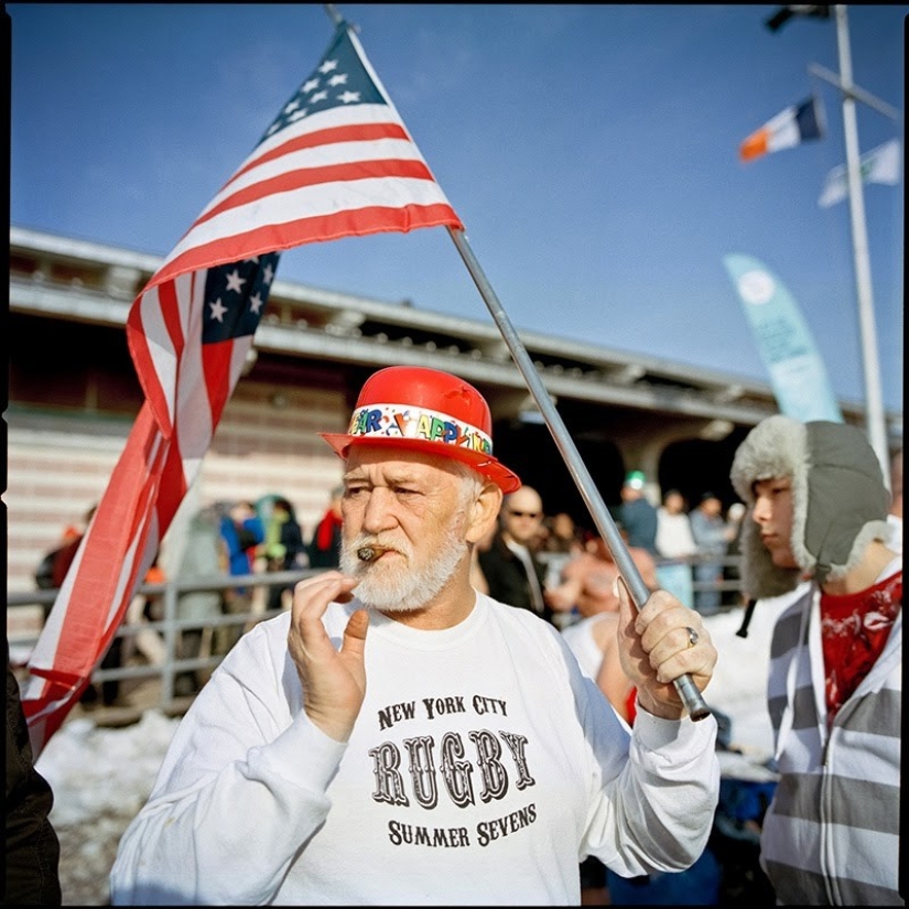 Street portraits of Americans by Mike Peters