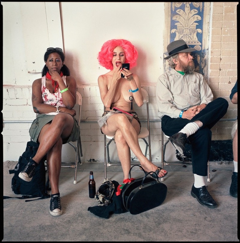 Street portraits of Americans by Mike Peters