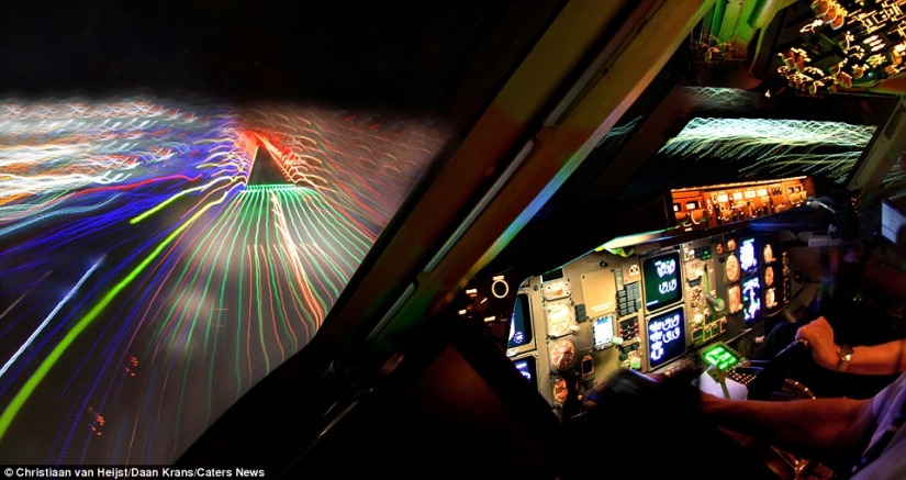 Stunning photos taken from the cockpit of an airliner
