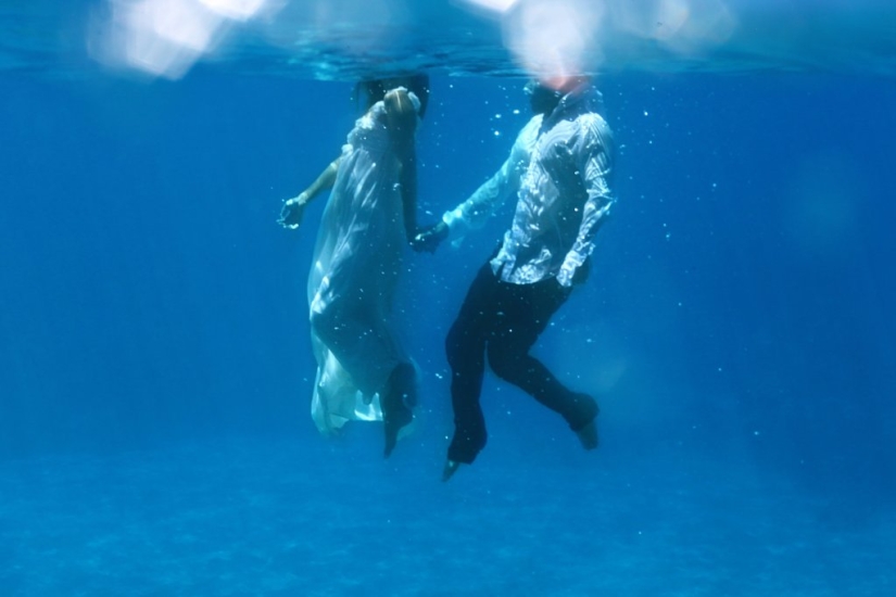 Stunning underwater engagement photo session Stunning underwater engagement photo session