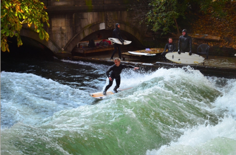 Surfing in the concrete jungle of Munich