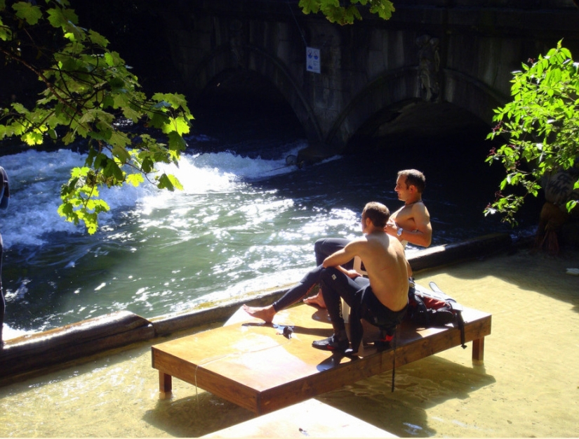 Surfing in the concrete jungle of Munich