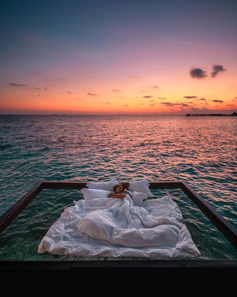 Te gustaría dormir sobre el océano bajo las estrellas? ¡Entonces vete a las Maldivas!