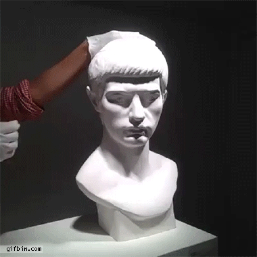Tearing off a paper head in Lee Hongbo's Incredible sculptures Tearing off a paper head in Lee Hongbo's Incredible sculptures
