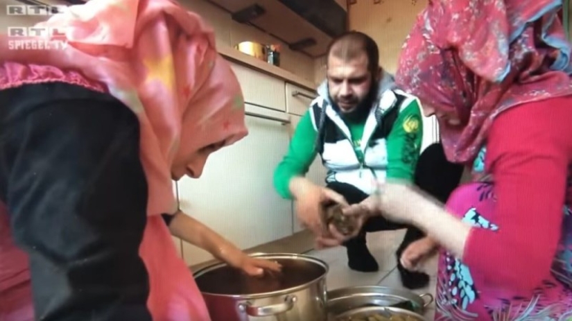 "Thank you, Angela Merkel": a life hack from a Syrian refugee, how to live as a family for free in Germany