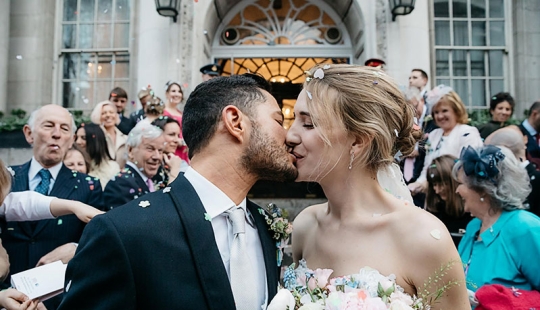 That's what fate brought together: the first wedding of two transgender people in Britain was a success