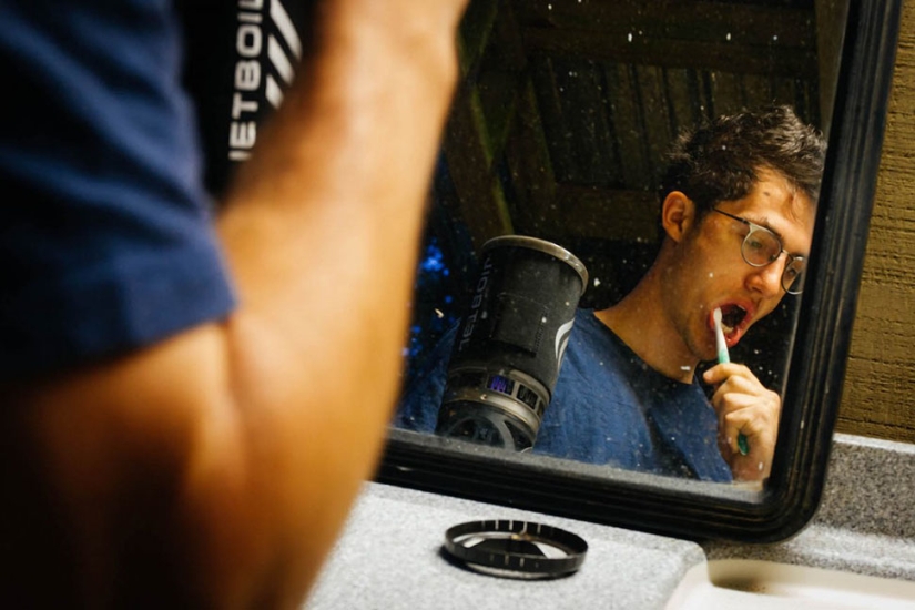 The 22-year-old intern lived in a car for 40 days and managed to go to work in a suit