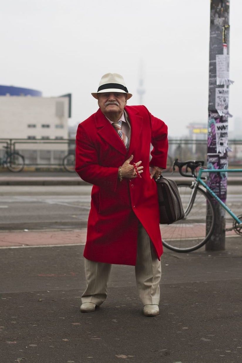 The 86-year—old tailor goes in different clothes every day, and always in a stylish one The 86-year—old tailor goes in different clothes every day, and always in a stylish one