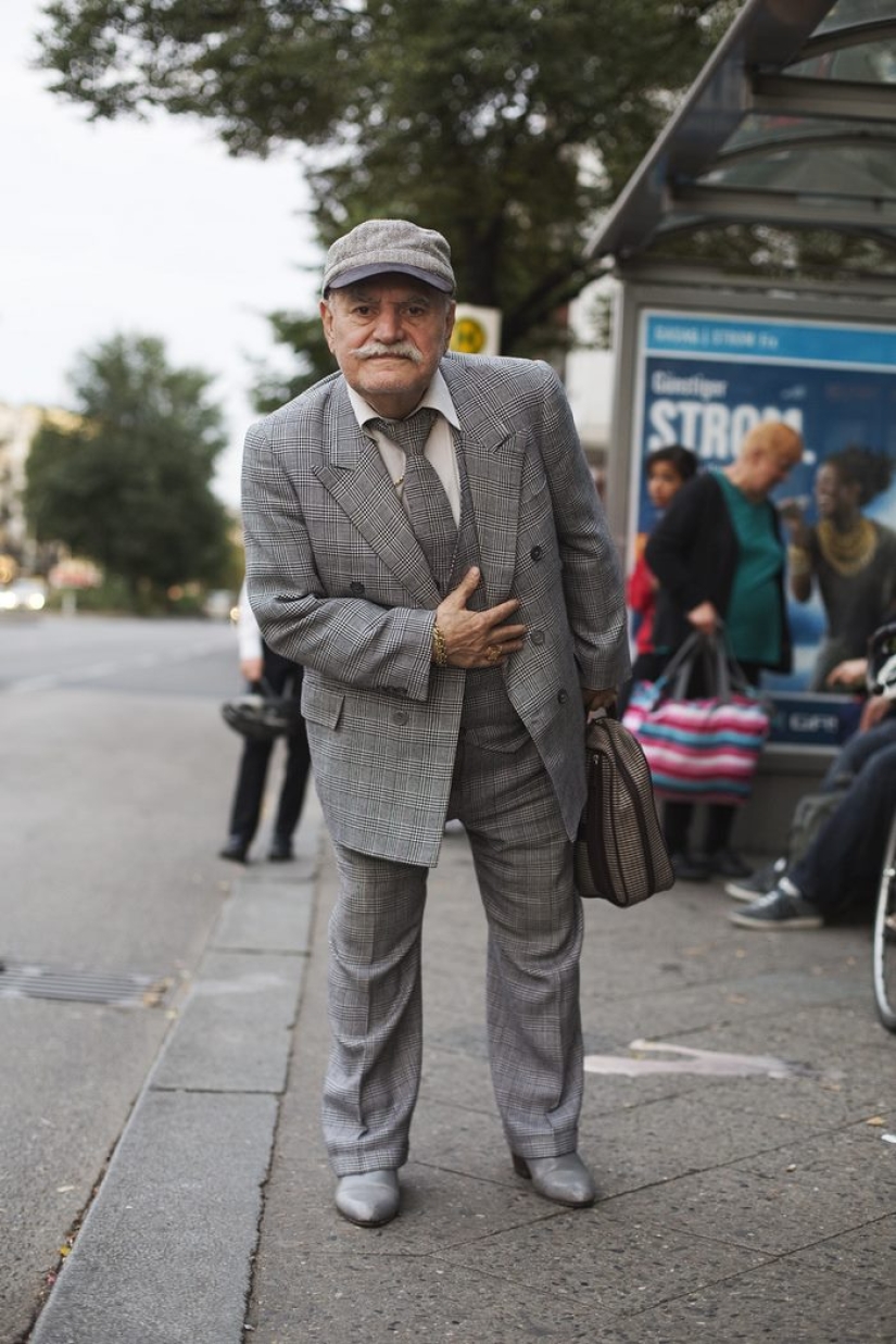 The 86-year—old tailor goes in different clothes every day, and always in a stylish one The 86-year—old tailor goes in different clothes every day, and always in a stylish one