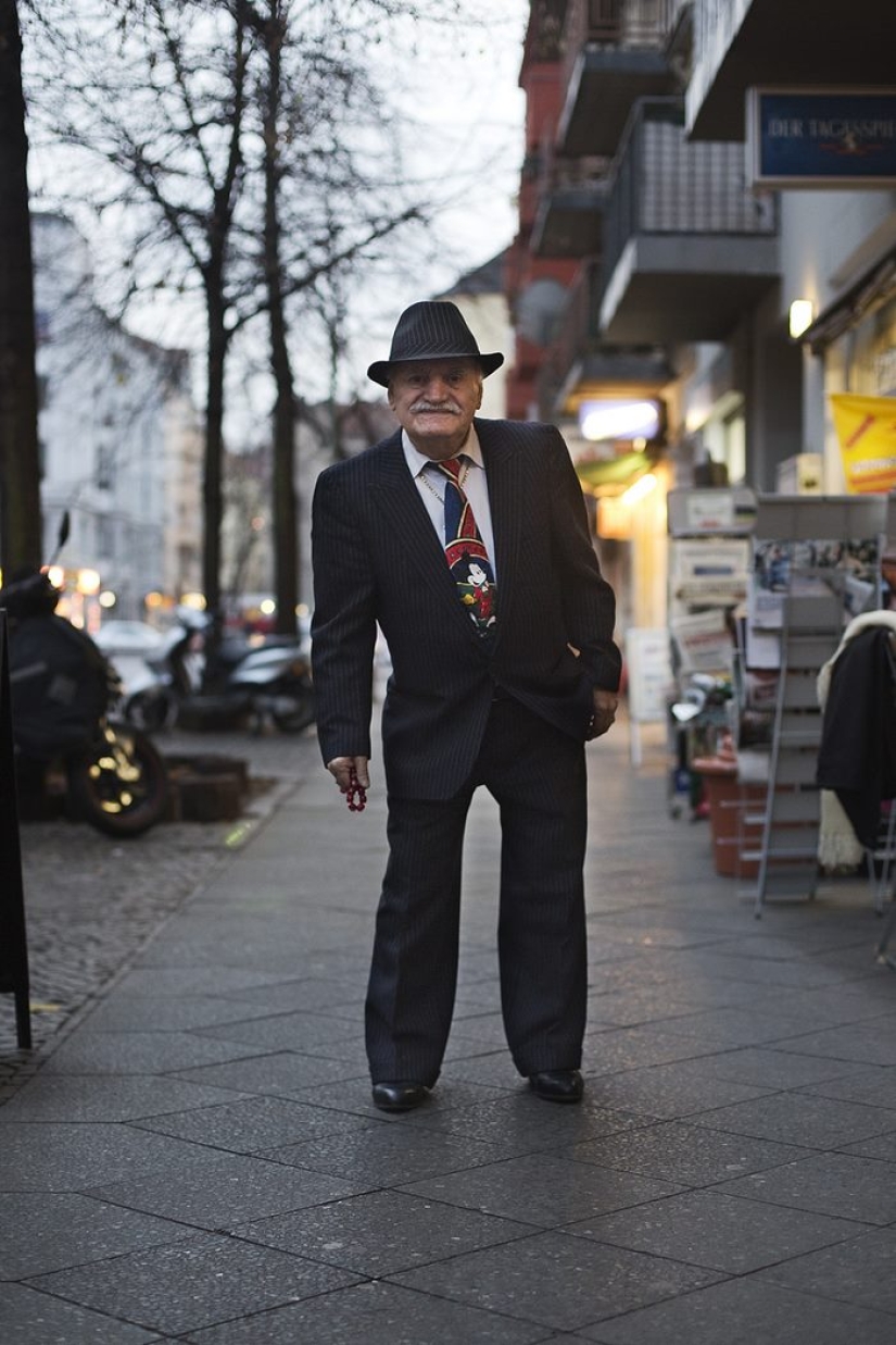 The 86-year—old tailor goes in different clothes every day, and always in a stylish one The 86-year—old tailor goes in different clothes every day, and always in a stylish one