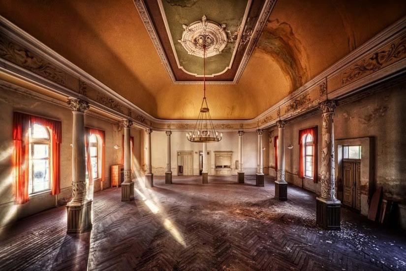 The abandoned world in the lens of Matthias Hacker The abandoned world in the lens of Matthias Hacker