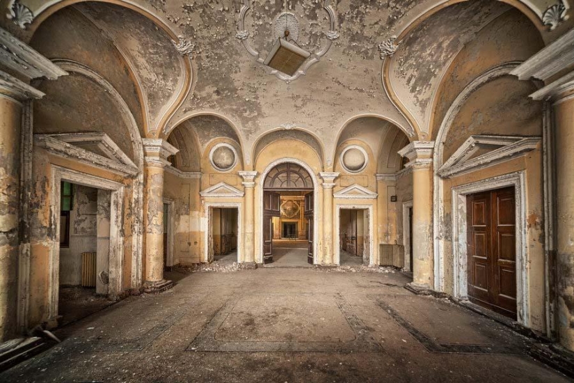 The abandoned world in the lens of Matthias Hacker The abandoned world in the lens of Matthias Hacker