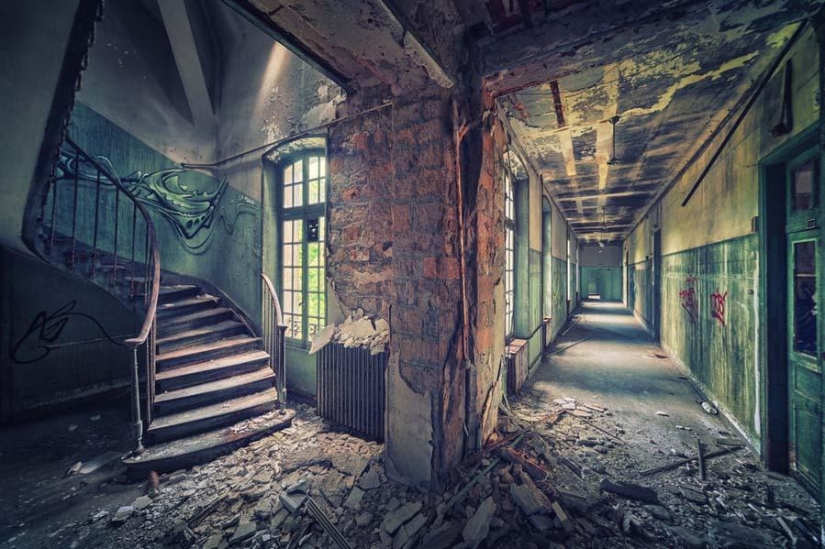 The abandoned world in the lens of Matthias Hacker The abandoned world in the lens of Matthias Hacker