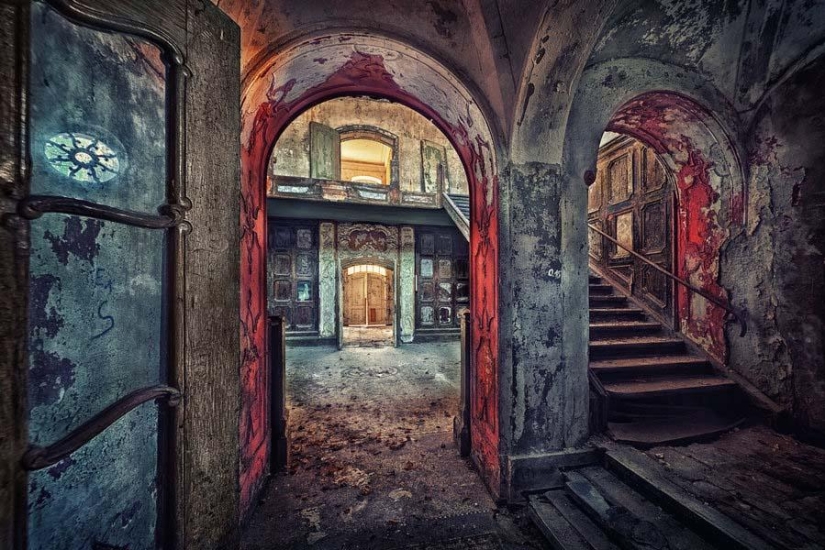 The abandoned world in the lens of Matthias Hacker The abandoned world in the lens of Matthias Hacker