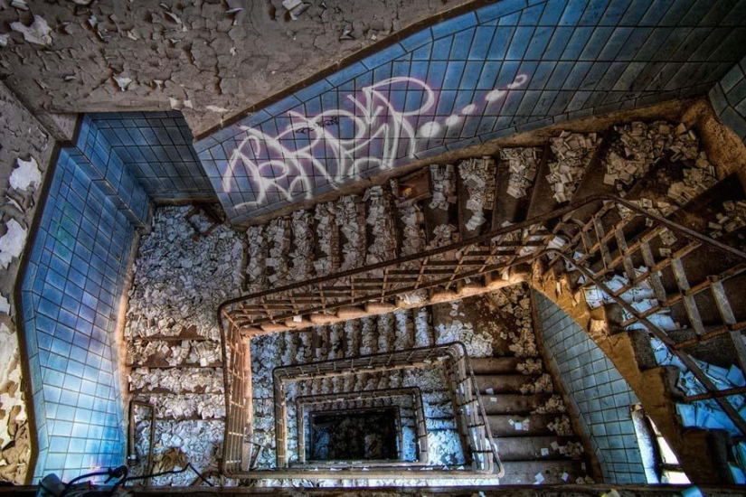 The abandoned world in the lens of Matthias Hacker The abandoned world in the lens of Matthias Hacker