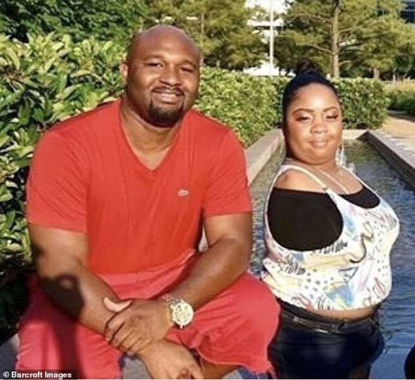 The all-conquering power of love: a girl without arms and legs marries a completely healthy man